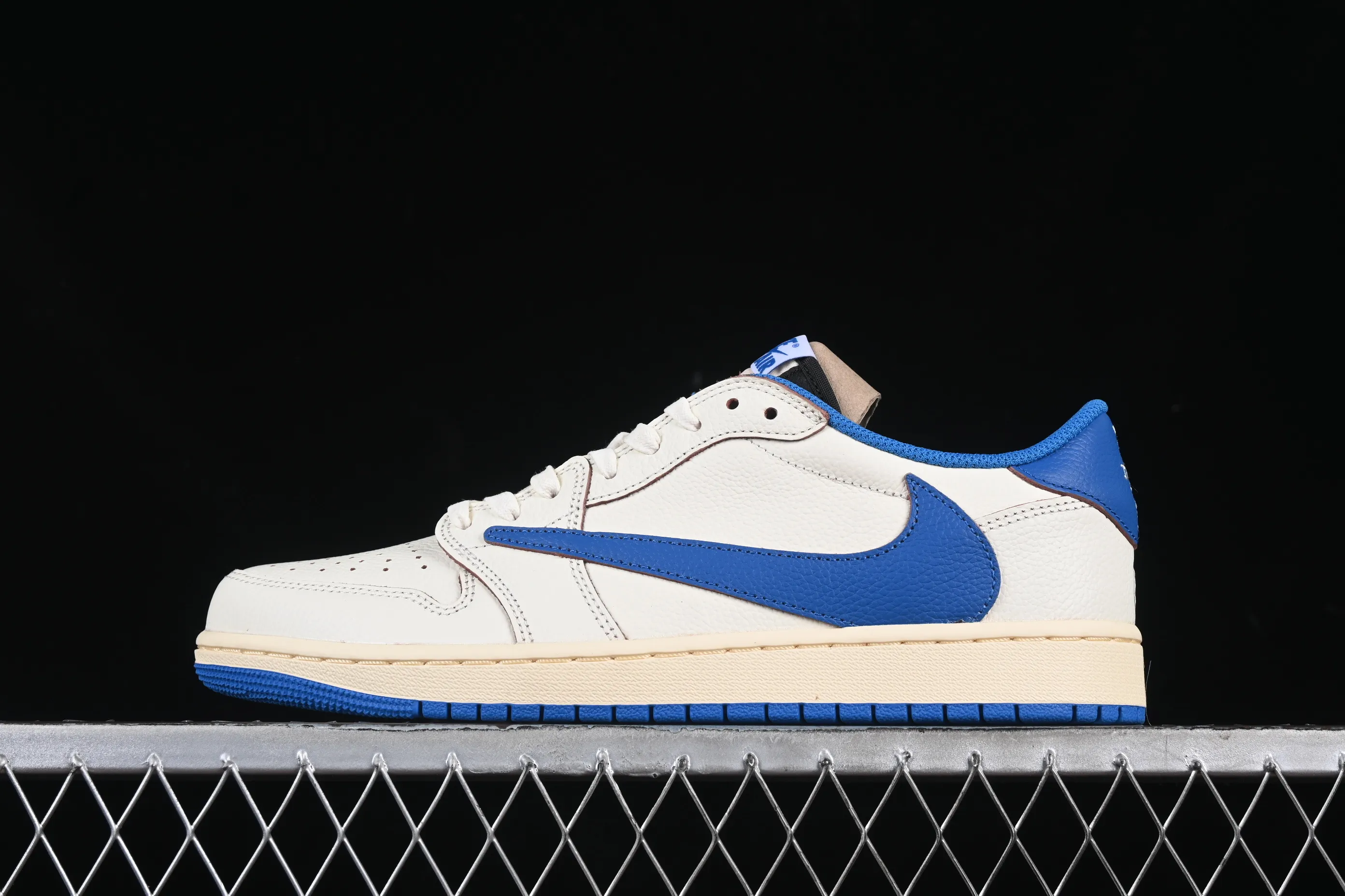 All categories Air Jordan Jordan series basketball shoes Air Jordan 1 Low LW version Travis Scott x Air Jordan 1 Low OG AJ1 Joe 1 undercut low DM7866-104